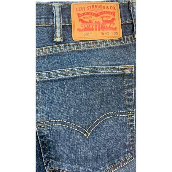 Levis 541 Athletic Slim Fit Jeans Size 42x32 - Picture 1 of 5
